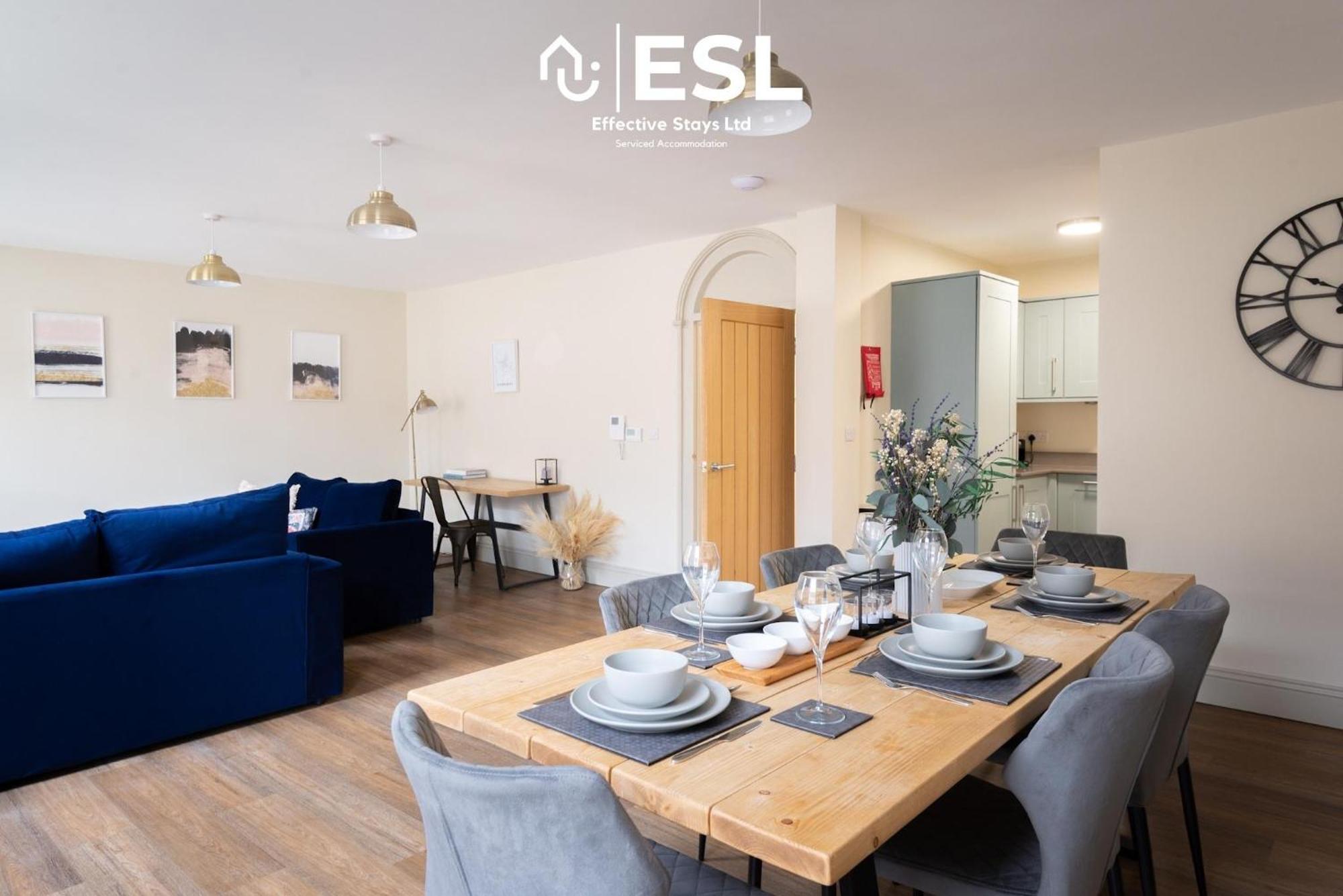 Shrewsbury Square: Central Two-Bedroom Apartment Exterior photo